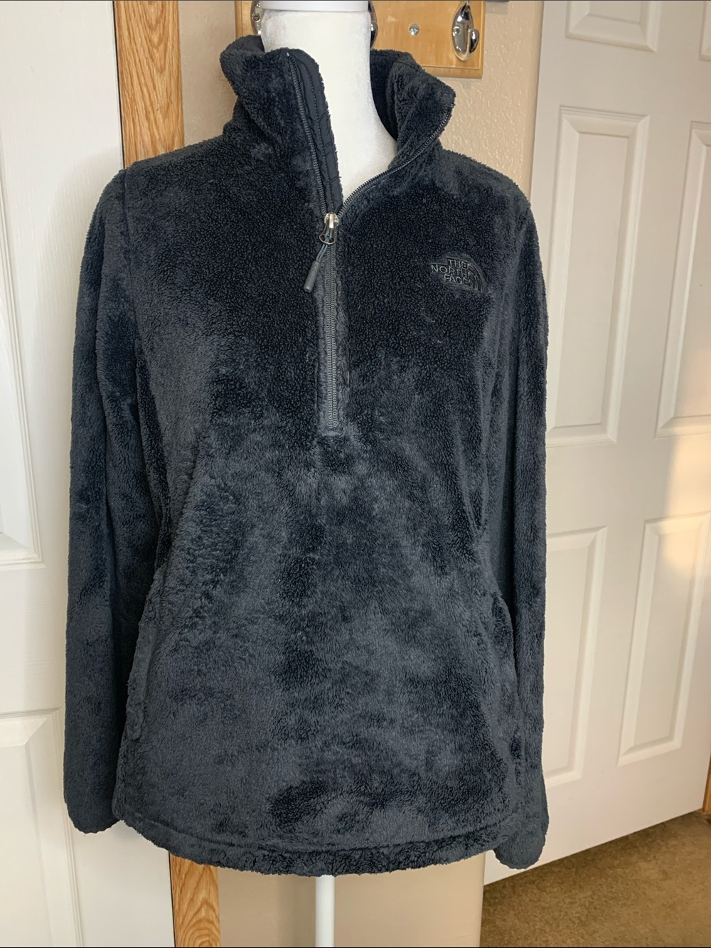 NORTH FACE Osito Black Fuzzy Fleece Pullover Quarter Zip Pockets - Picture 3 of 6